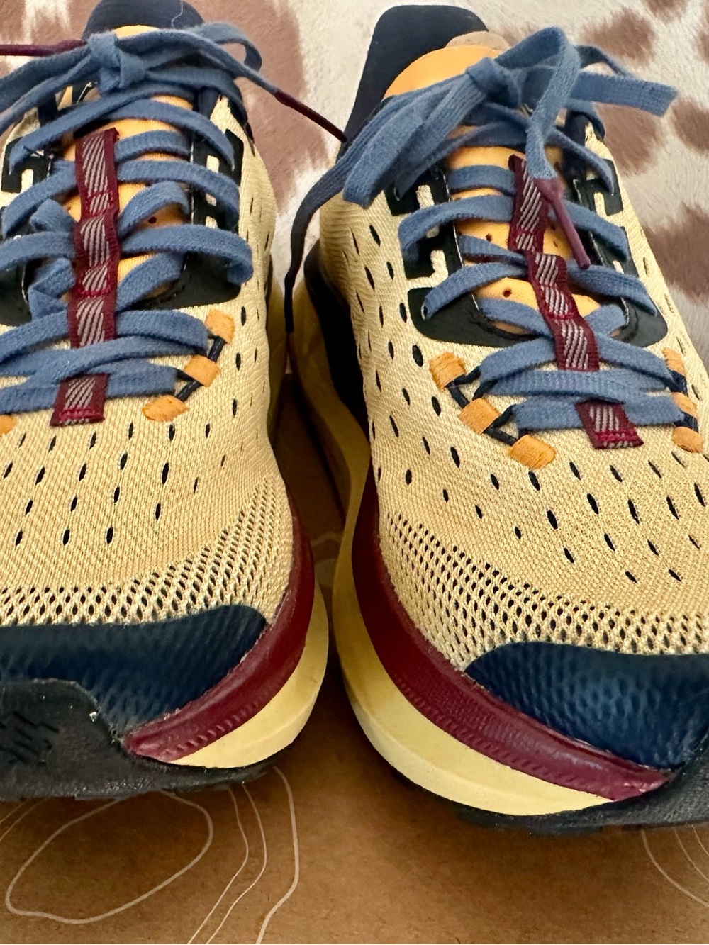 RUNINRABBIT Women’s 8.5 NIB High Country trail running shoe - Picture 8 of 13